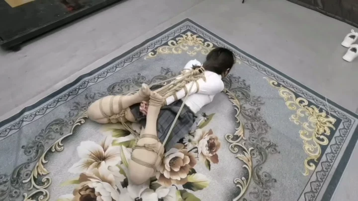 Screenshot 4 from HD to Rope Friends: Yunxianer Sima & Rouxianer’s Captive Display