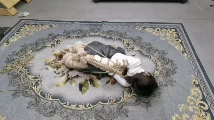 Screenshot 6 from HD to Rope Friends: Yunxianer Sima & Rouxianer’s Captive Display