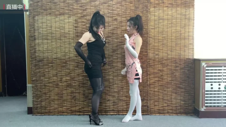Screenshot 4 from Skylark: Automatic Restraint Clothing Part 1