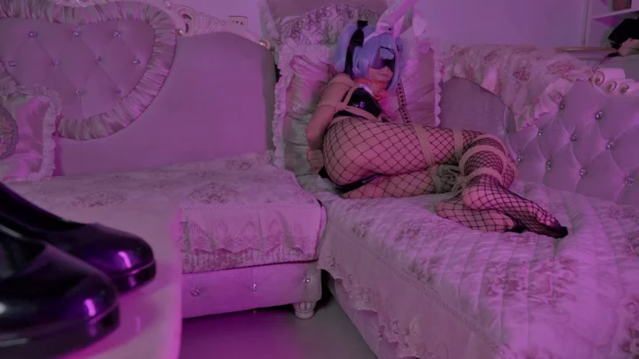 Screenshot 3 from Hatsune Rabbit Hole: Fishnet & Bondage Training by Leng Shao & Bei Niang