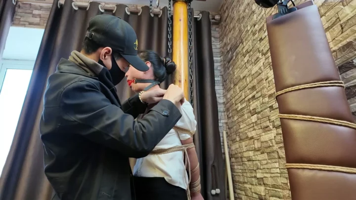 Screenshot 2 from Zi Han’s Intense Pillar Bondage by Beloved by One Rope