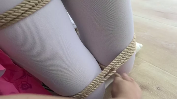 Screenshot 4 from Unicorn’s Deep H Training: Saliva Play & Frogtie Bondage