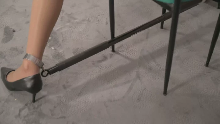 Screenshot 5 from Sarang: Tall Chinese Beauty Bound in Chair, Electrified