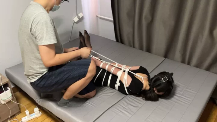 Screenshot 7 from Yue’s Black Silk Dance: Hogtied & Humiliated by Wan Nu Yuanchuàng