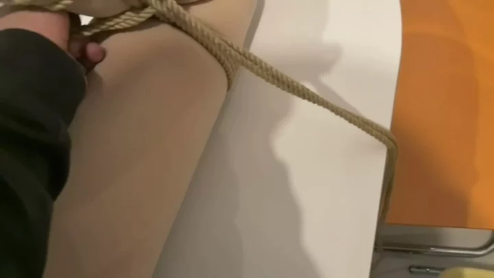 Screenshot 6 from Fan Xiaoxiao’s Aquatic Stocking Torture & Call Control