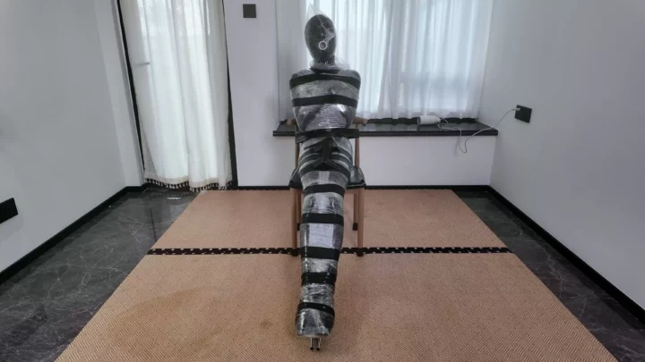 Screenshot 8 from ZHUA: Mummified in Clear Film – Breathplay & Hogtie