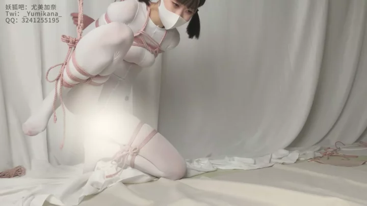 Screenshot 4 from Yumi Kana: White Silk Jumpsuit Bondage Ordeal