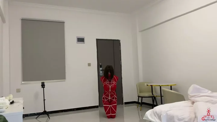 Screenshot 3 from Hemminger: Red-Clothed Ghost’s Midnight Bondage Predicament