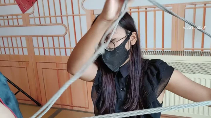 Screenshot 2 from Rope Master Shanshan’s Expert Service: A Bondage Experience