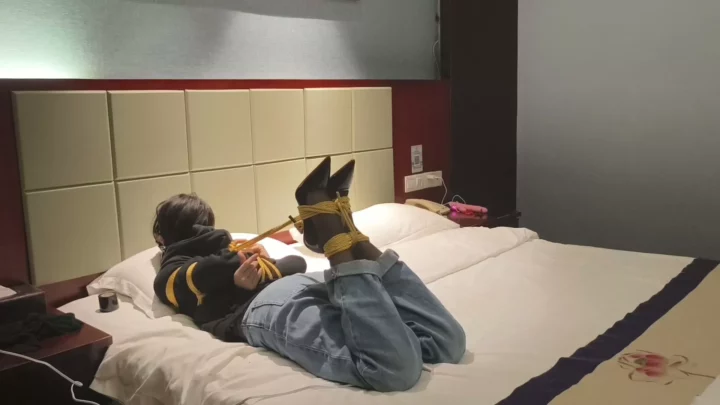 Screenshot 6 from Rabbit’s Ultimate Hogtie Challenge: Qing zuo gongzuo shi