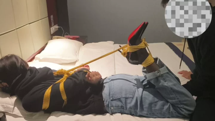 Screenshot 8 from Rabbit’s Ultimate Hogtie Challenge: Qing zuo gongzuo shi