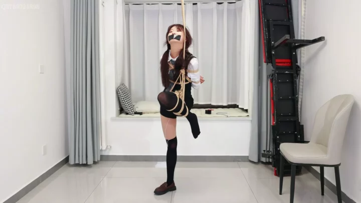 Screenshot 9 from Heart Delight Art Beam: Bound in Silk, Hung by Her Feet