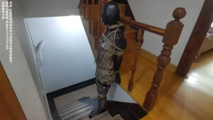 Screenshot 7 from Uniform Temptation: Stairwell Discipline & Sensory Overload