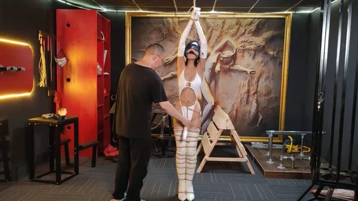 Screenshot 3 from Willing Studio: Tangyuan’s White Latex Humiliation