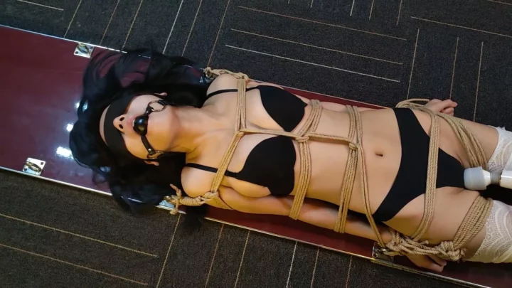 Screenshot 7 from Willing Studio: Tangyuan’s White Latex Humiliation