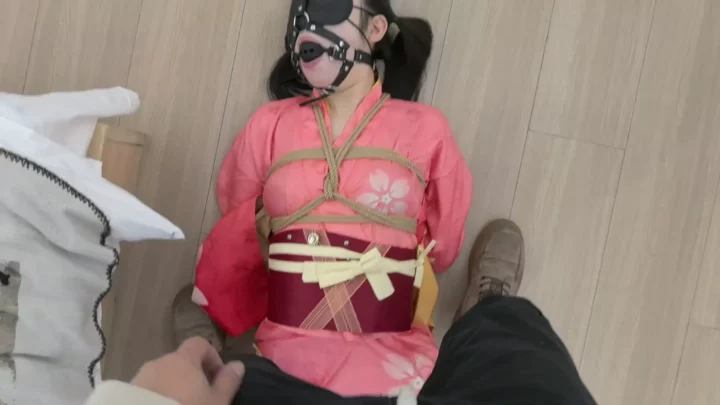 Screenshot 7 from Fan Xiaoxiao: Helpless in White Silk & Hogtie Bondage