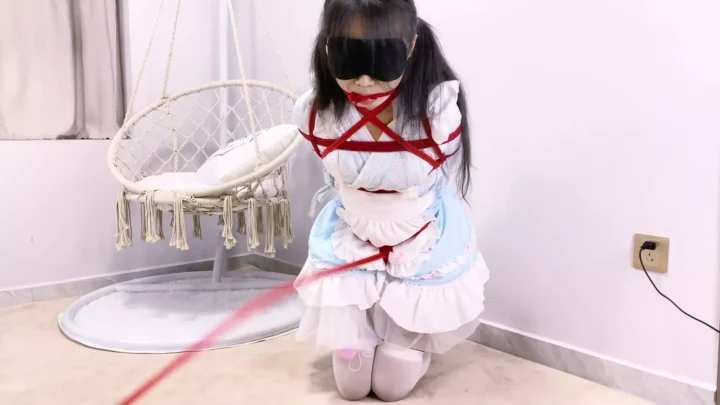 Screenshot 5 from Aww Meow: Extreme Japanese Rope Bondage & Chest Torture