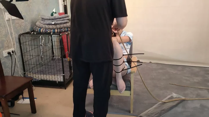 Screenshot 5 from Willing Studio: Jiang Nai’s Silk & Skirt Chair Tie Ordeal
