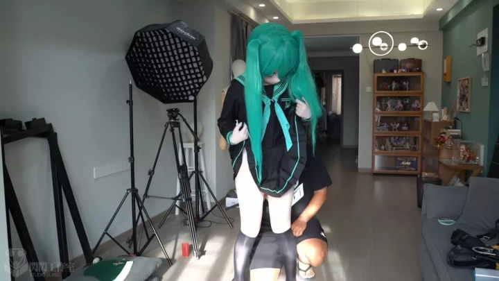 Screenshot 2 from Mika’s Gantry Suspension: Crotch Breathing Tube
