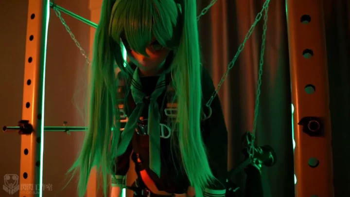 Screenshot 9 from Mika’s Gantry Suspension: Crotch Breathing Tube