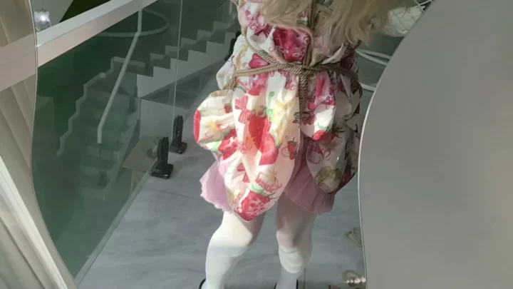 Screenshot 3 from Fan Xiaoxiao: My Submissive Doll Girlfriend’s First 6 Hours