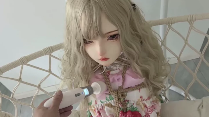 Screenshot 4 from Fan Xiaoxiao: My Submissive Doll Girlfriend’s First 6 Hours