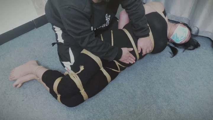 Screenshot 3 from SY’s Extreme Hogtie Challenge: Tickle Torture & Spanking
