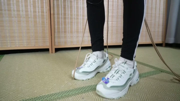 Screenshot 9 from Aoao’s Ordeal: Sportswear Torture, Electric Shocks & Leg Bending