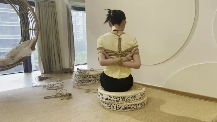 Screenshot 6 from Altman Is Also Cool: Chinese Rope Art Daily Life Part 2