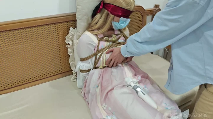 Screenshot 5 from Leyu: Hanfu-Clad Sub Struggles in High-Placement Chair Tie