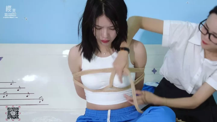 Screenshot 3 from Sakura Bunch: Rebellious Student Gets Strict Punishment