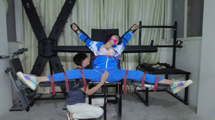 Screenshot 3 from Sakura Bunch: Caught Cheating – Public Humiliation Exam Punishment