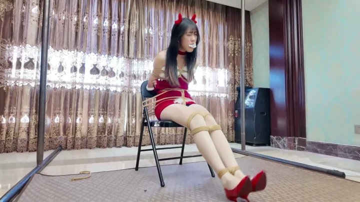 Screenshot 3 from XiaoYao: Christmas Surprise – Bound in Festive Style