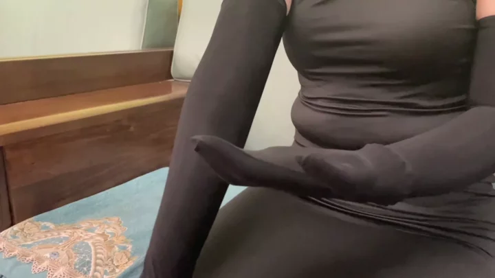 Screenshot 3 from Skylark: Bound in Silk – The Restrictive Evening Gown