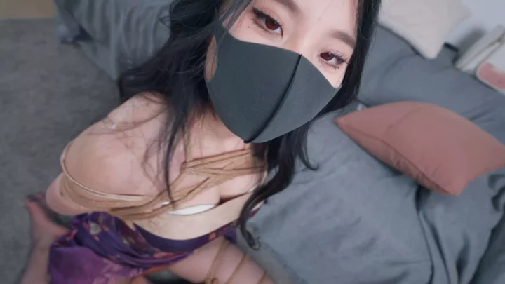 Screenshot 7 from Yume: Debtor Wife’s Desperate Escape & Frogtie Predicament