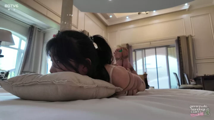 Screenshot 8 from Jinan Rope: Tina’s Toxic Bed Nightmare