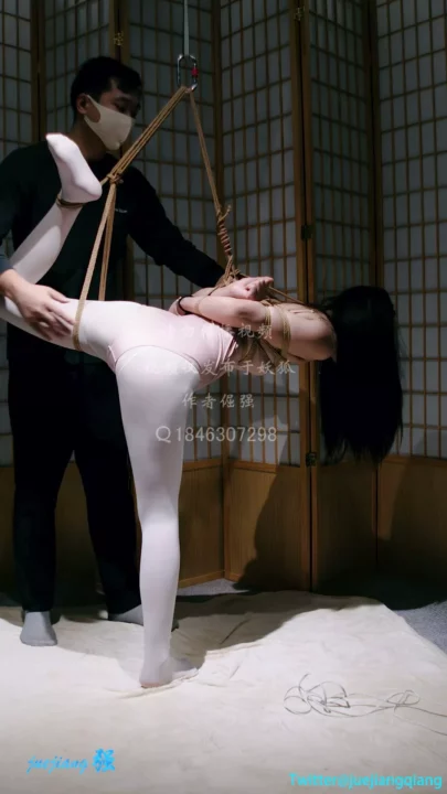 Screenshot 4 from Juejiang: Xiaodong’s Bound Gymnastics Suit Predicament