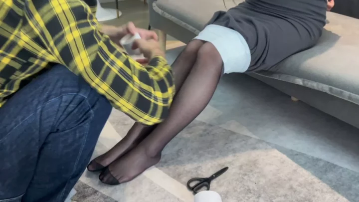 Screenshot 3 from Bound Art: Xiao Bei’s Waterproof Tape Gag & Stocking Struggle