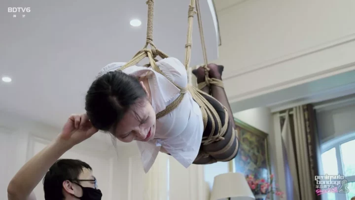 Screenshot 5 from Jinan Rope: Zhao Yue’s First Suspension – Can She Endure?