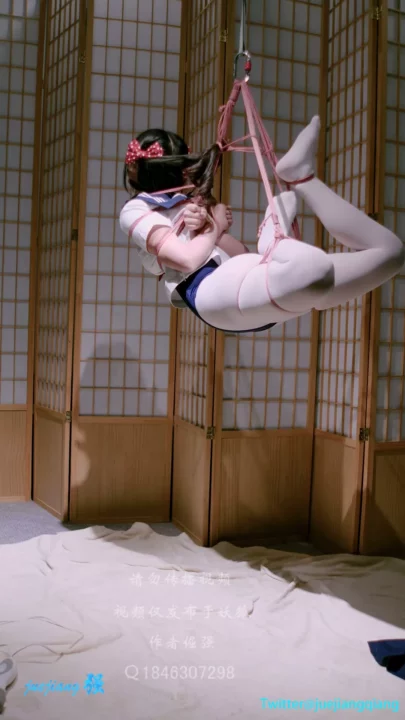 Screenshot 7 from Juejiang: Xiaoyang’s Extreme Frogtie Debut – Bound & Suspended