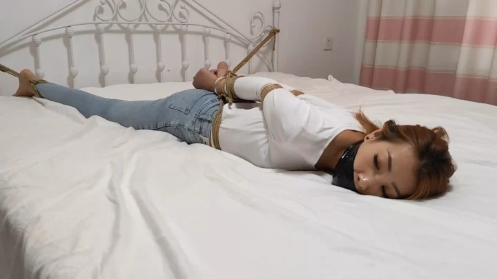 Willing Studio: Bound & Gagged, No Escape