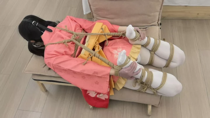 Fan Xiaoxiao: Helpless in White Silk & Hogtie Bondage