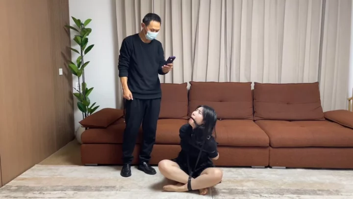 Home Visit: Bad Girl’s Debt Leads to Wu Han’s Predicament