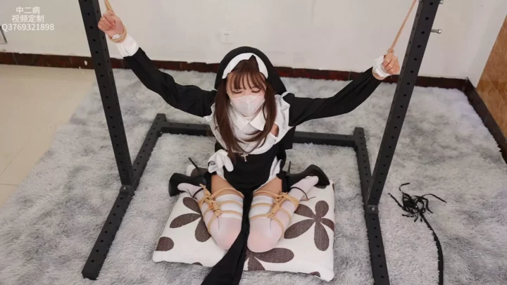 Heart Delight Art Beam: White Silk Nun’s Crab-Bound Predicament