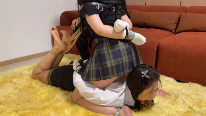 Screenshot 1 from Skylark: Blindfolded & Bound Duo’s Dark Predicament