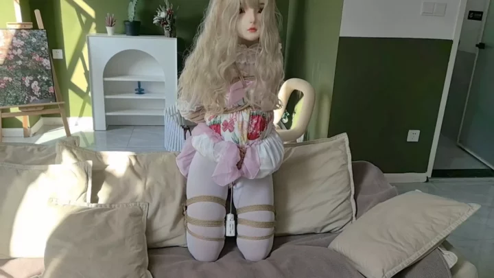 Screenshot 1 from Fan Xiaoxiao: My Submissive Doll Girlfriend’s First 6 Hours