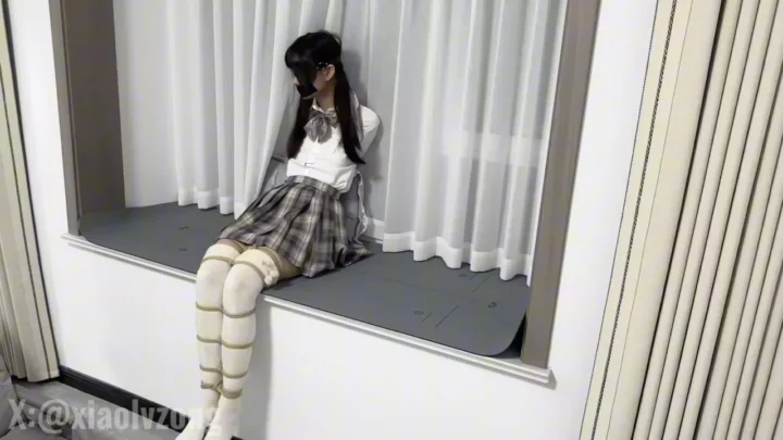 Screenshot 1 from Xiaoyu’s Intense Return: Hogtied and Electrified by Fish Love Diary
