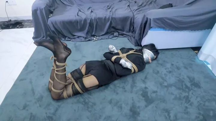 Screenshot 1 from Jie Fei: The Secret Under Her Skirt