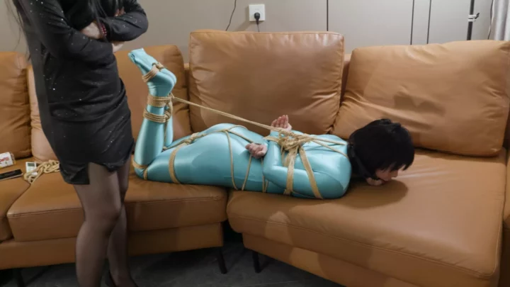 Screenshot 1 from Red Carp Studio: Internet Addiction Bondage Therapy