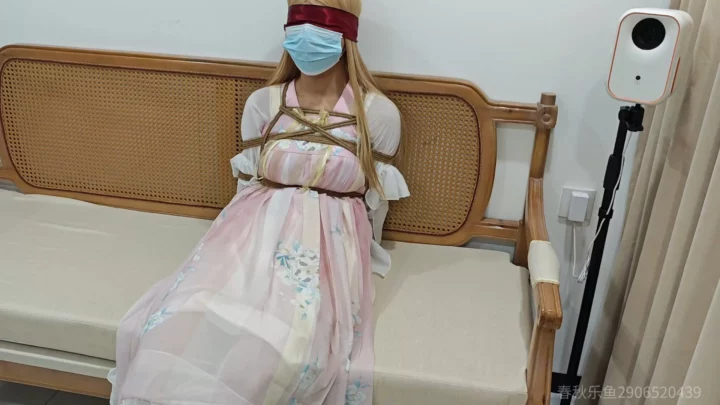 Screenshot 1 from Leyu: Hanfu-Clad Sub Struggles in High-Placement Chair Tie